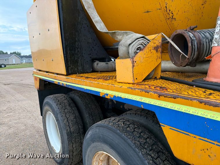 image for item FK3381 2001 Sterling Truck L7500 Series hydrovac truck