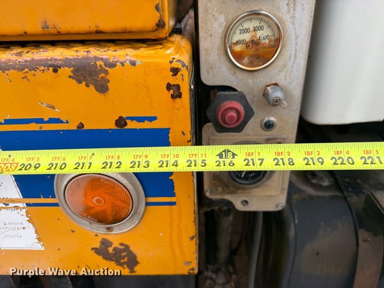 image for item FK3381 2001 Sterling Truck L7500 Series hydrovac truck