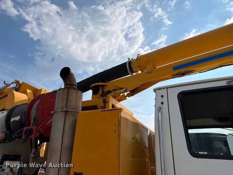 image for item FK3381 2001 Sterling Truck L7500 Series hydrovac truck