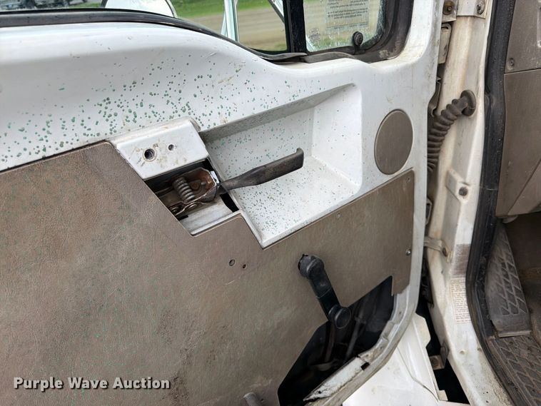 image for item FK3381 2001 Sterling Truck L7500 Series hydrovac truck