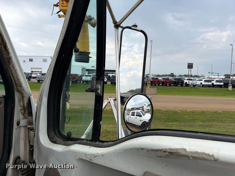 image for item FK3381 2001 Sterling Truck L7500 Series hydrovac truck