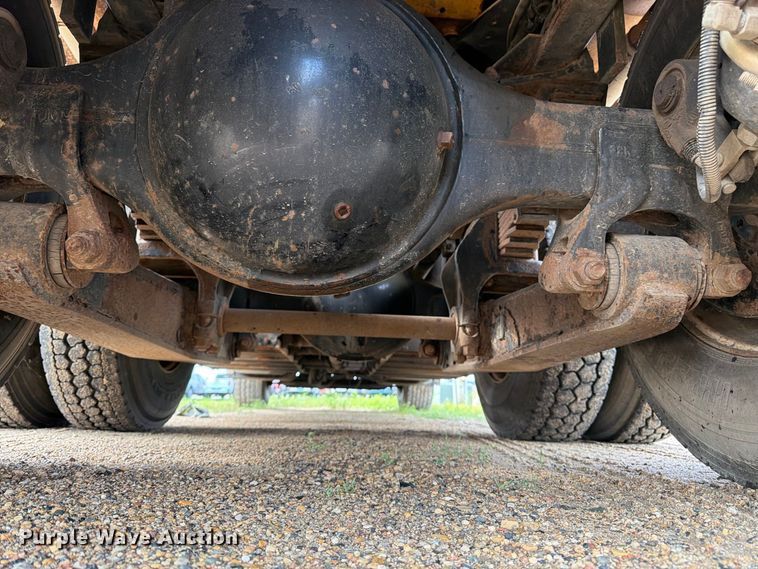 image for item FK3381 2001 Sterling Truck L7500 Series hydrovac truck