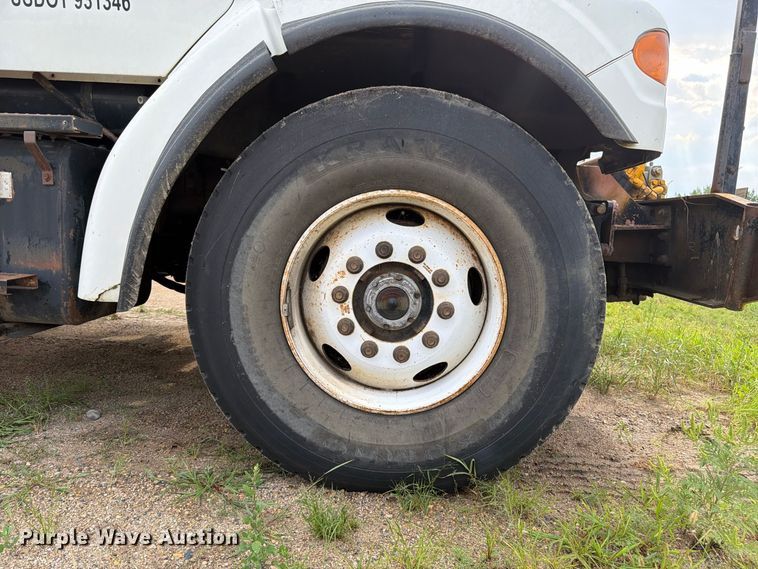 image for item FK3381 2001 Sterling Truck L7500 Series hydrovac truck