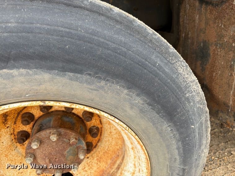image for item FK3381 2001 Sterling Truck L7500 Series hydrovac truck