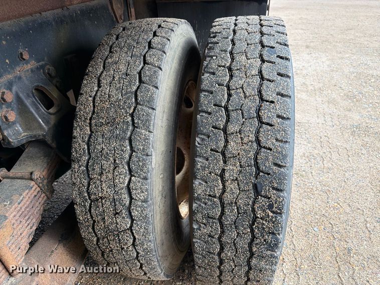 image for item FK3381 2001 Sterling Truck L7500 Series hydrovac truck