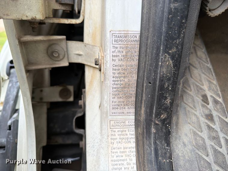 image for item FK3381 2001 Sterling Truck L7500 Series hydrovac truck