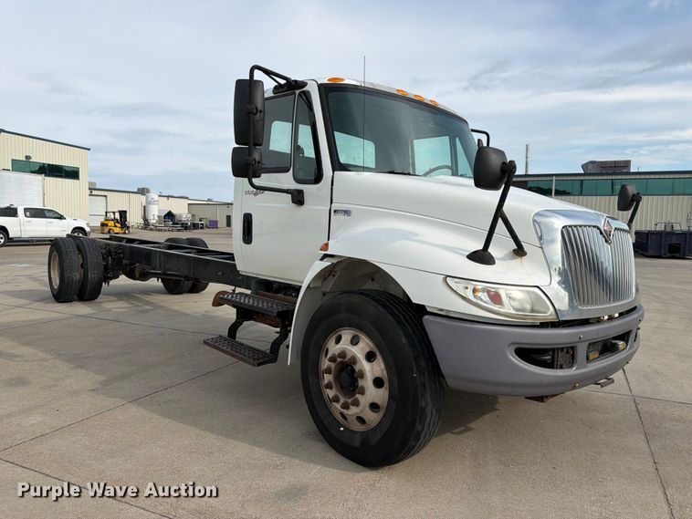 image for item FK3791 2012 International 4300 truck cab and chassis
