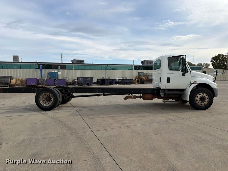 image for item FK3791 2012 International 4300 truck cab and chassis