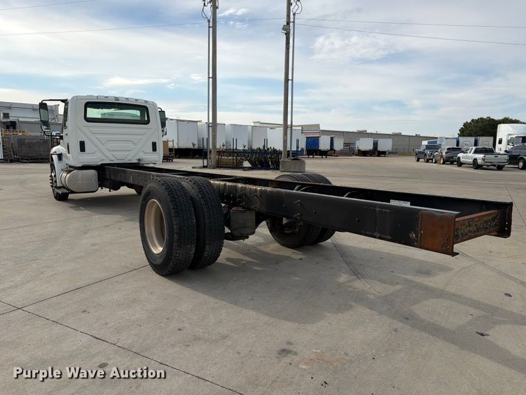 image for item FK3791 2012 International 4300 truck cab and chassis