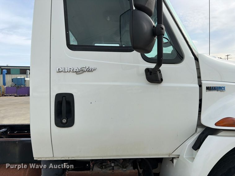 image for item FK3791 2012 International 4300 truck cab and chassis
