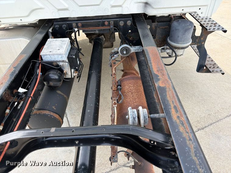 image for item FK3791 2012 International 4300 truck cab and chassis