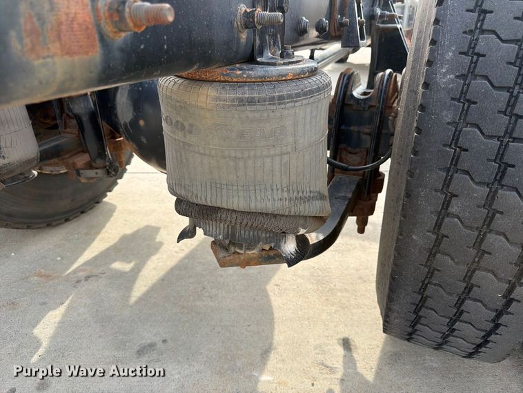 image for item FK3791 2012 International 4300 truck cab and chassis