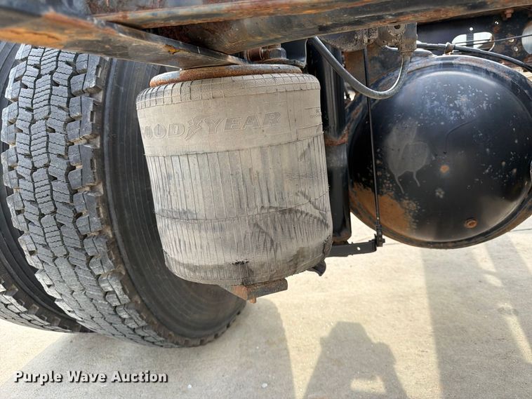 image for item FK3791 2012 International 4300 truck cab and chassis