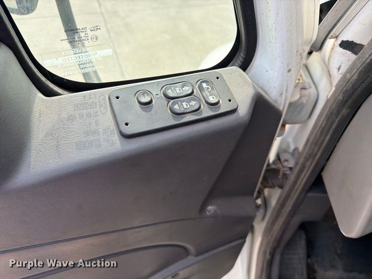 image for item FK3791 2012 International 4300 truck cab and chassis