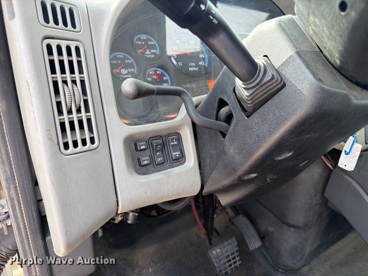 image for item FK3791 2012 International 4300 truck cab and chassis