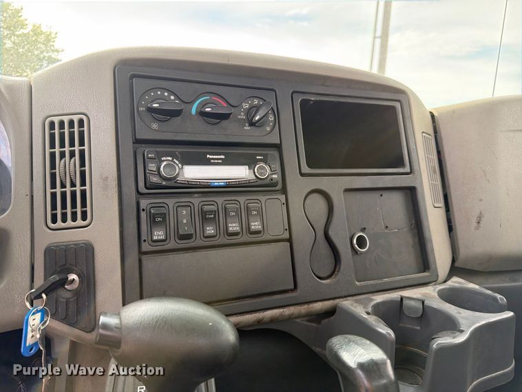 image for item FK3791 2012 International 4300 truck cab and chassis