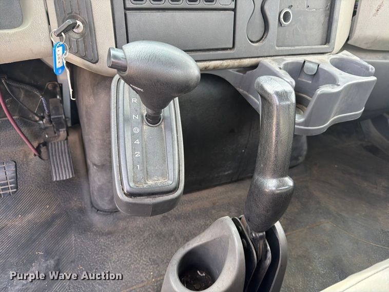 image for item FK3791 2012 International 4300 truck cab and chassis