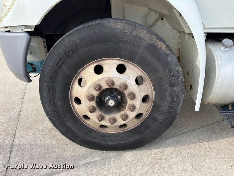 image for item FK3791 2012 International 4300 truck cab and chassis