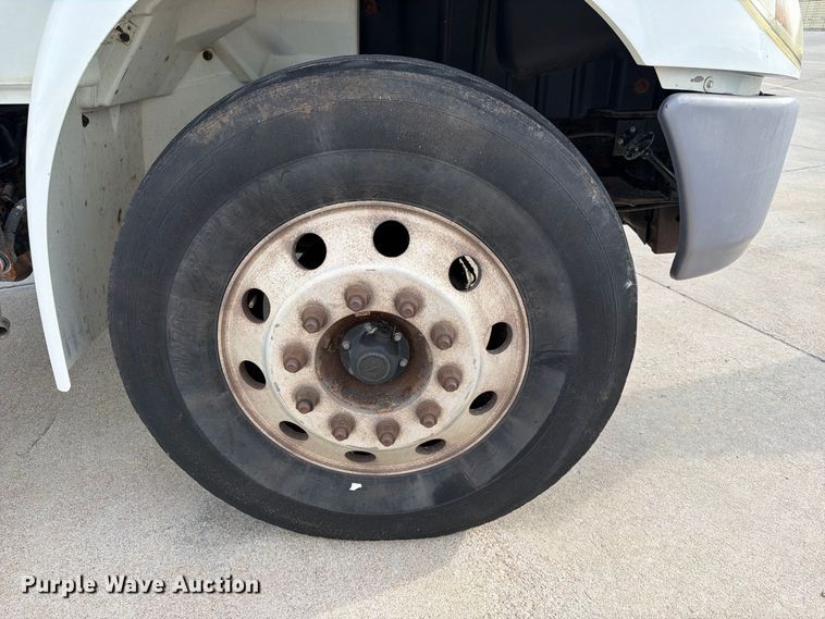 image for item FK3791 2012 International 4300 truck cab and chassis