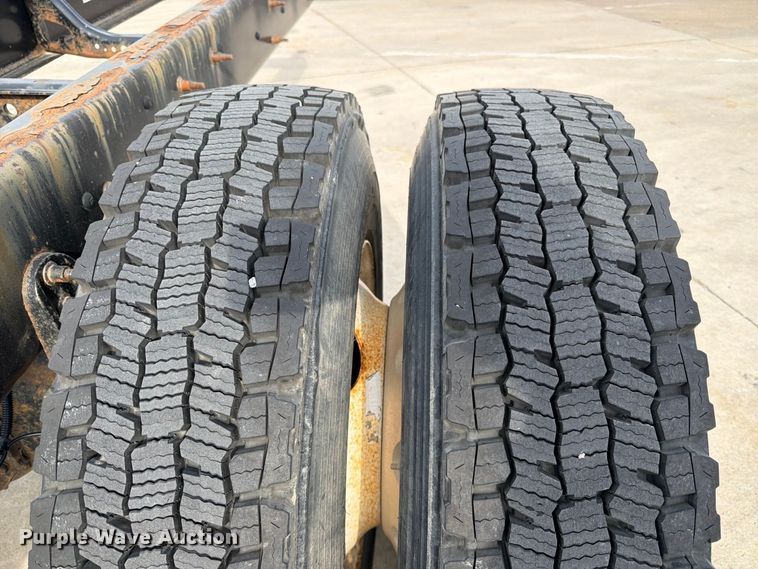 image for item FK3791 2012 International 4300 truck cab and chassis