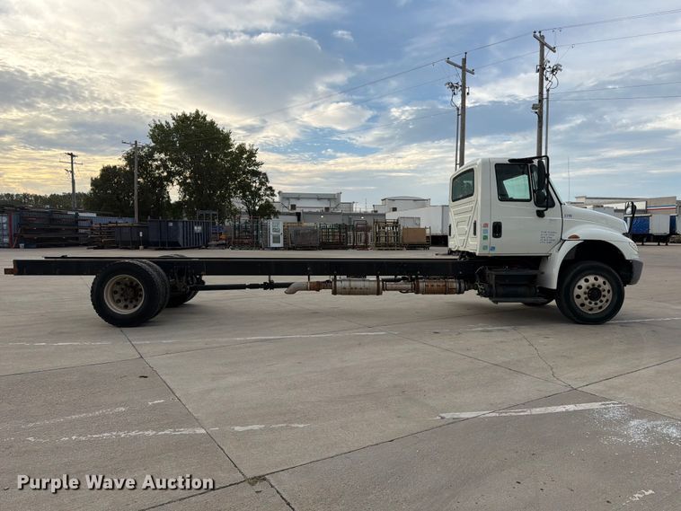 image for item FK3793 2015 International 4300 truck cab and chassis