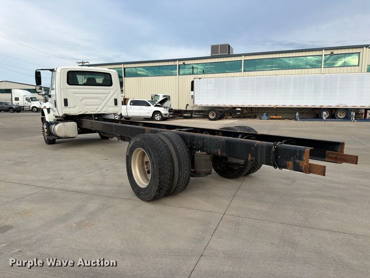image for item FK3793 2015 International 4300 truck cab and chassis
