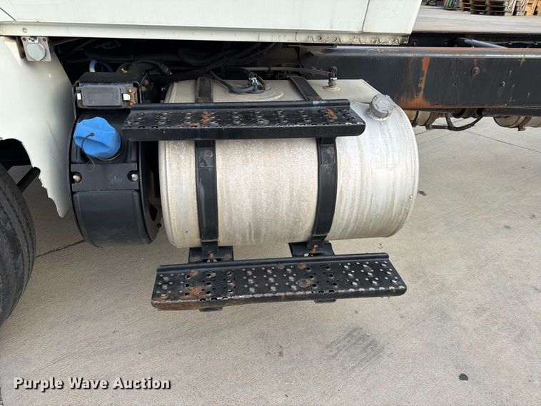 image for item FK3793 2015 International 4300 truck cab and chassis