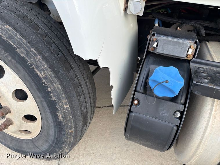 image for item FK3793 2015 International 4300 truck cab and chassis