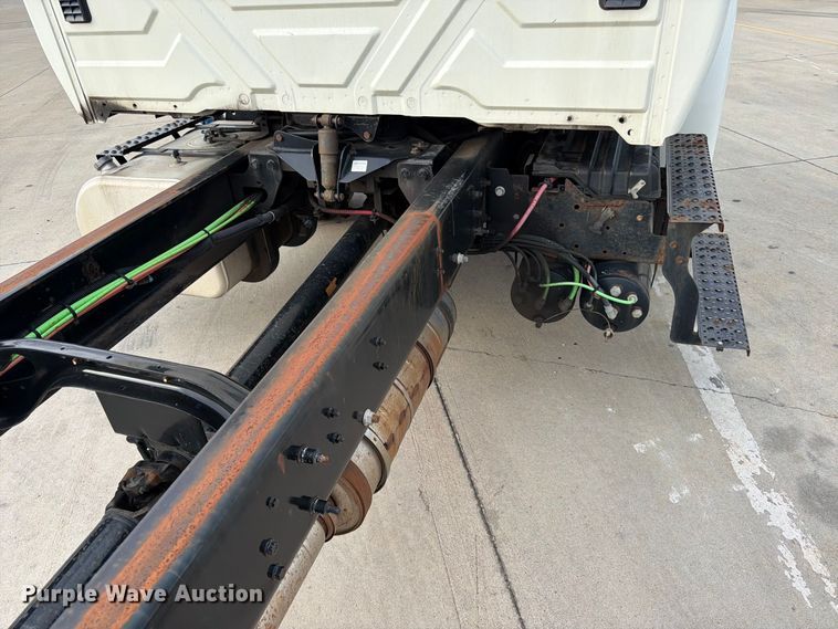 image for item FK3793 2015 International 4300 truck cab and chassis