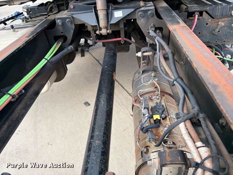 image for item FK3793 2015 International 4300 truck cab and chassis