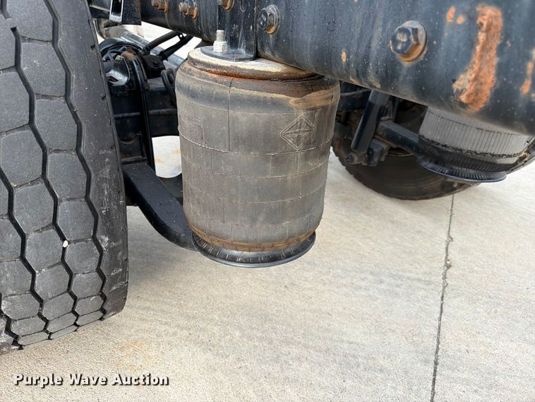 image for item FK3793 2015 International 4300 truck cab and chassis