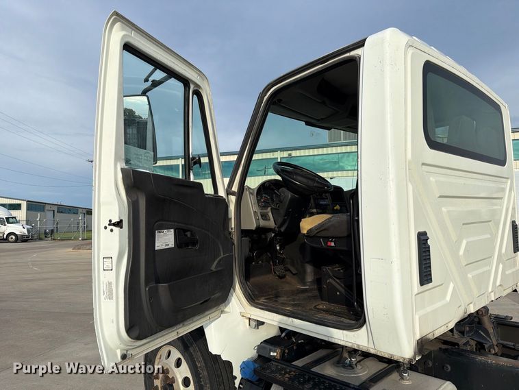 image for item FK3793 2015 International 4300 truck cab and chassis