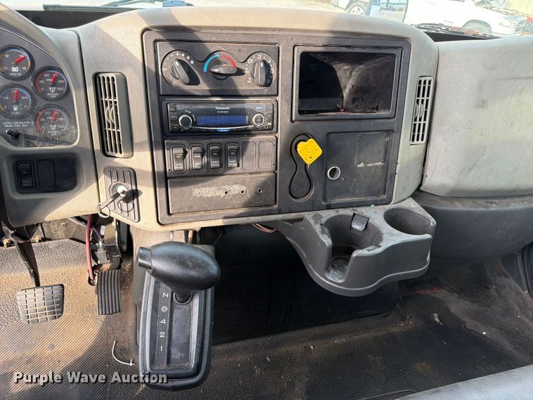 image for item FK3793 2015 International 4300 truck cab and chassis