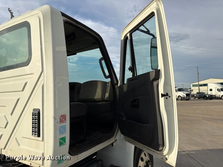 image for item FK3793 2015 International 4300 truck cab and chassis