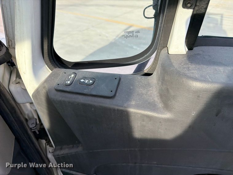 image for item FK3793 2015 International 4300 truck cab and chassis