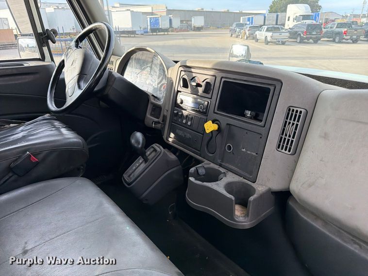 image for item FK3793 2015 International 4300 truck cab and chassis