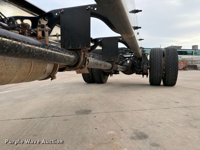 image for item FK3793 2015 International 4300 truck cab and chassis