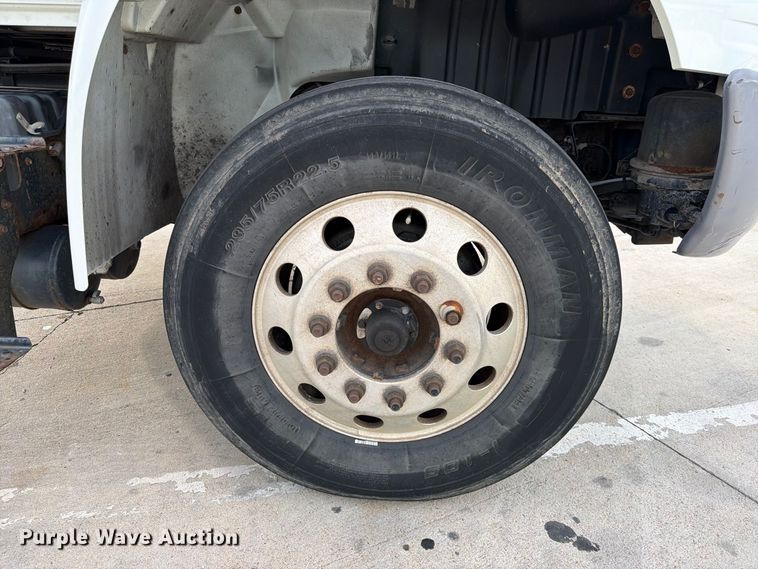image for item FK3793 2015 International 4300 truck cab and chassis