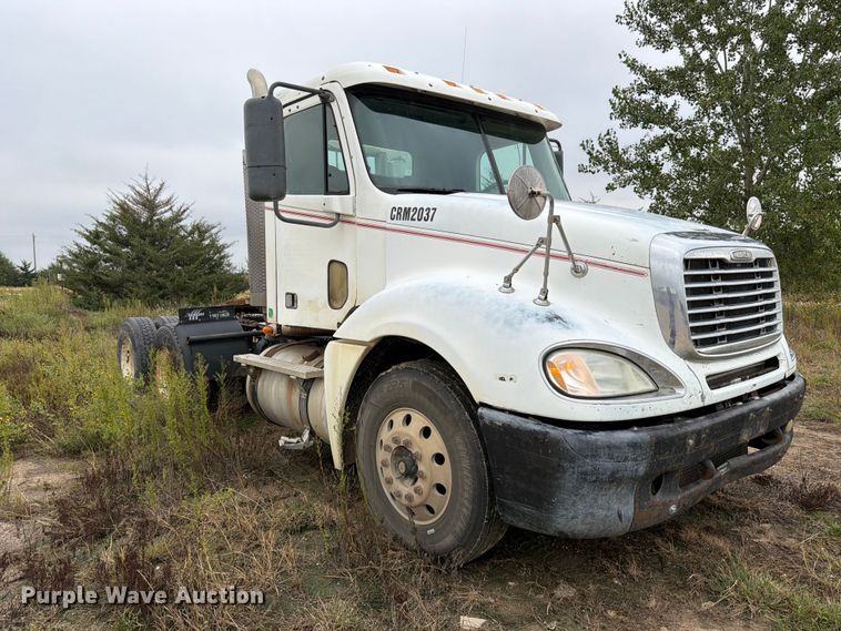 image for item FK3805 2006 Freightliner Columbia semi truck