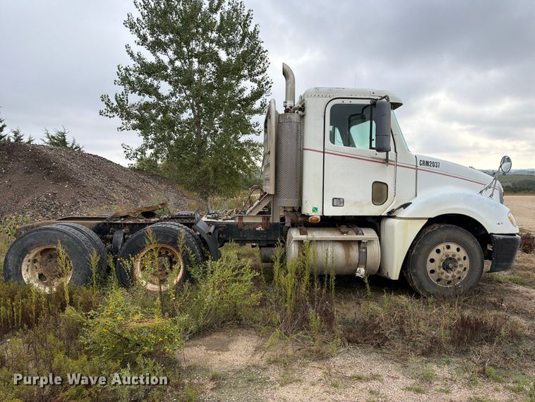 image for item FK3805 2006 Freightliner Columbia semi truck