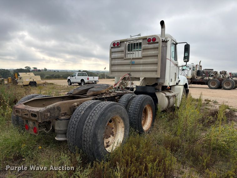 image for item FK3805 2006 Freightliner Columbia semi truck