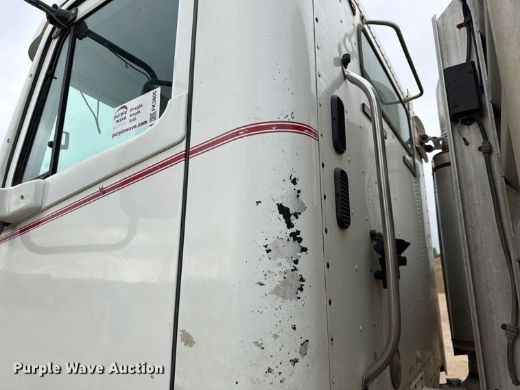 image for item FK3805 2006 Freightliner Columbia semi truck