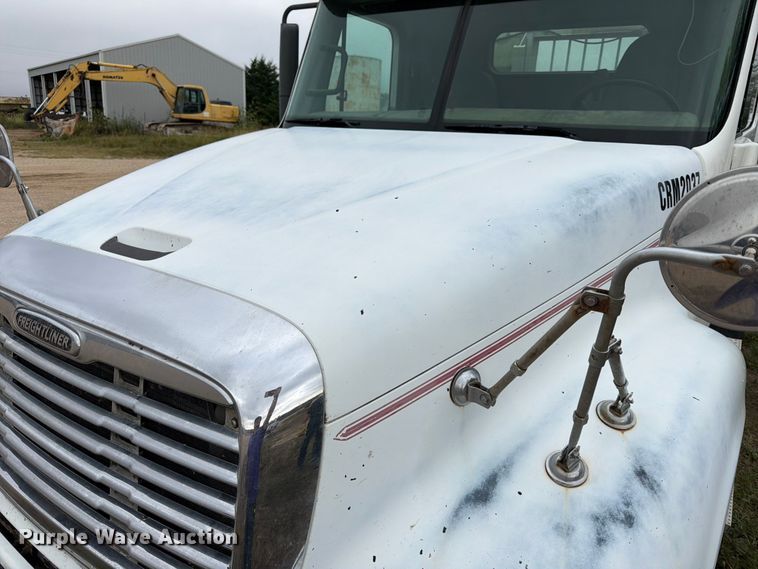 image for item FK3805 2006 Freightliner Columbia semi truck