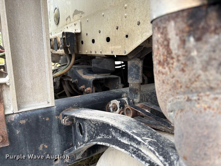 image for item FK3805 2006 Freightliner Columbia semi truck