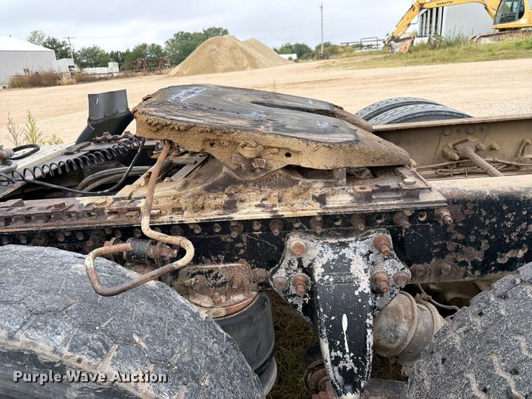 image for item FK3805 2006 Freightliner Columbia semi truck