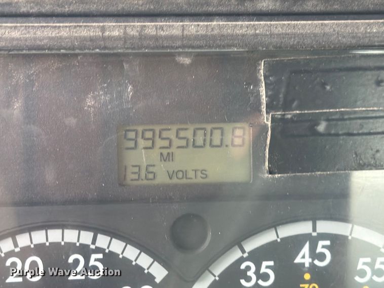 image for item FK3805 2006 Freightliner Columbia semi truck