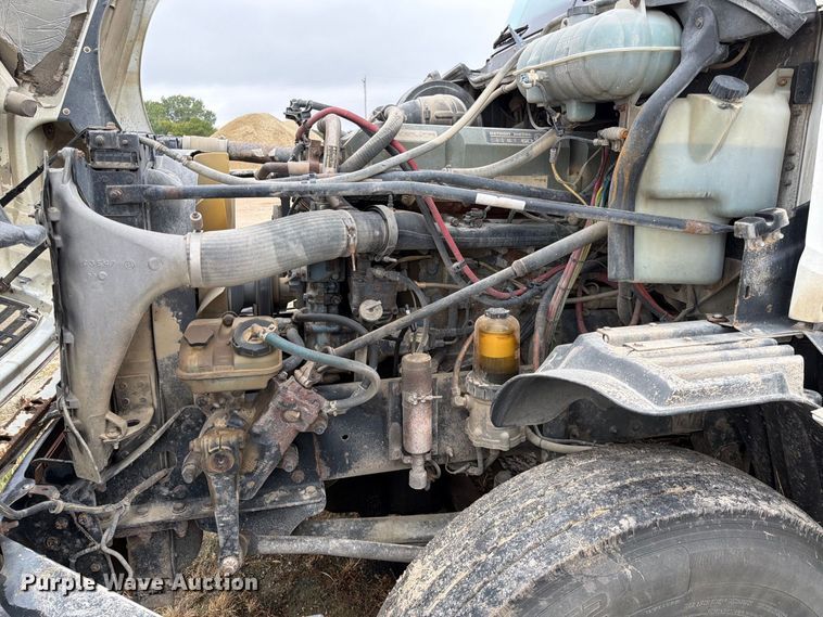 image for item FK3805 2006 Freightliner Columbia semi truck