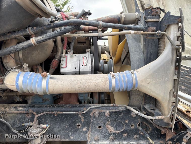 image for item FK3805 2006 Freightliner Columbia semi truck