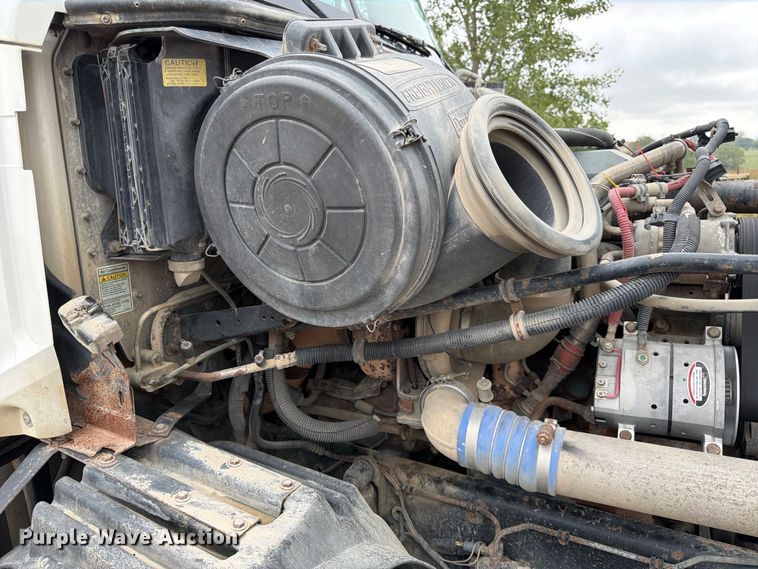 image for item FK3805 2006 Freightliner Columbia semi truck