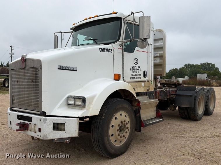 2014 Kenworth T800 semi truck